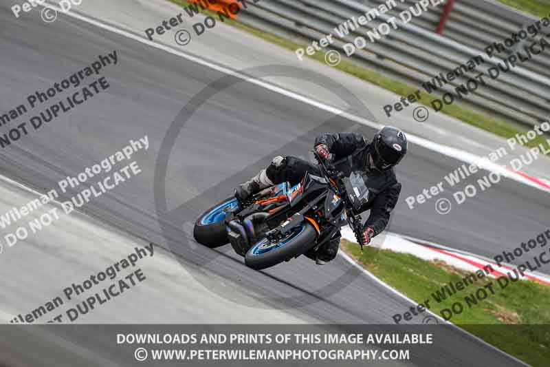 cadwell no limits trackday;cadwell park;cadwell park photographs;cadwell trackday photographs;enduro digital images;event digital images;eventdigitalimages;navarra;no limits trackdays;peter wileman photography;racing digital images;trackday digital images;trackday photos